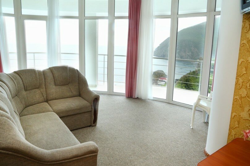 Гостиница Маджестик Партенит-76