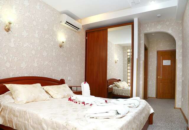 Гостиница Маджестик Партенит-96