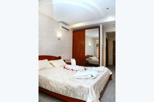 Гостиница Маджестик Партенит-74