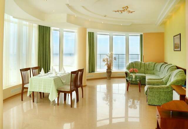 Гостиница Маджестик Партенит-91