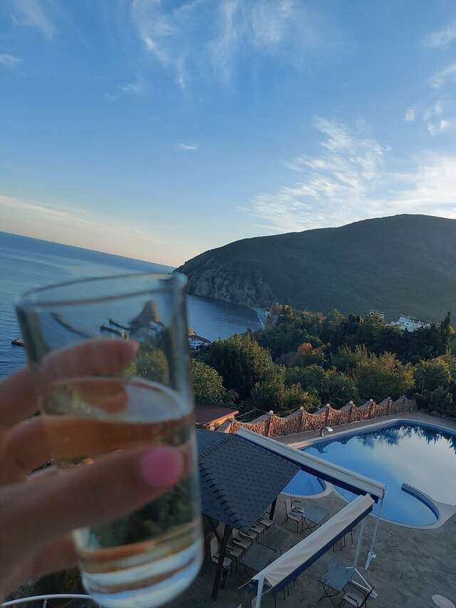 Гостиница Маджестик Партенит-163