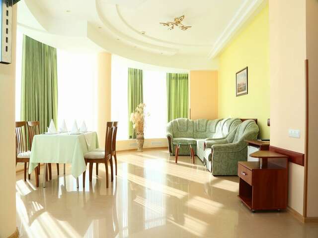 Гостиница Маджестик Партенит-103