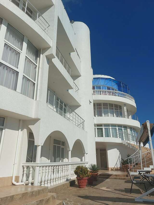 Гостиница Маджестик Партенит-191