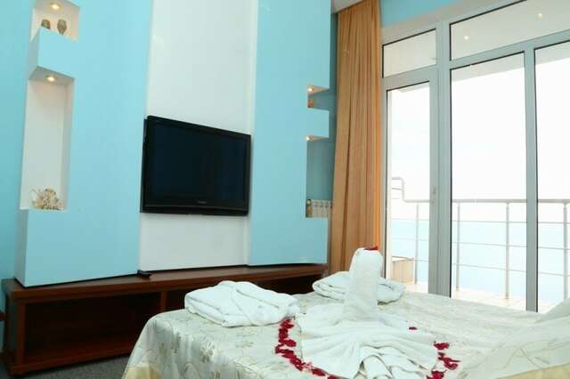 Гостиница Маджестик Партенит-94