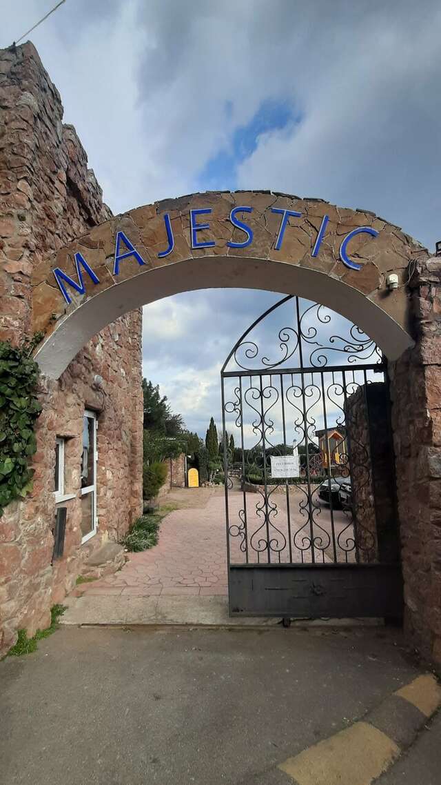 Гостиница Маджестик Партенит-193
