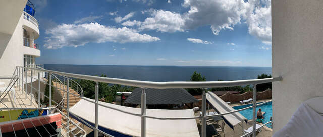 Гостиница Маджестик Партенит-252