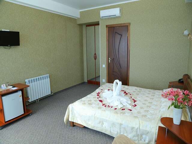 Гостиница Маджестик Партенит-140